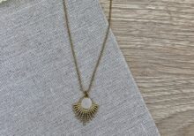 Κολιε ατσαλινη αλυσιδα με στοιχειο αχατη